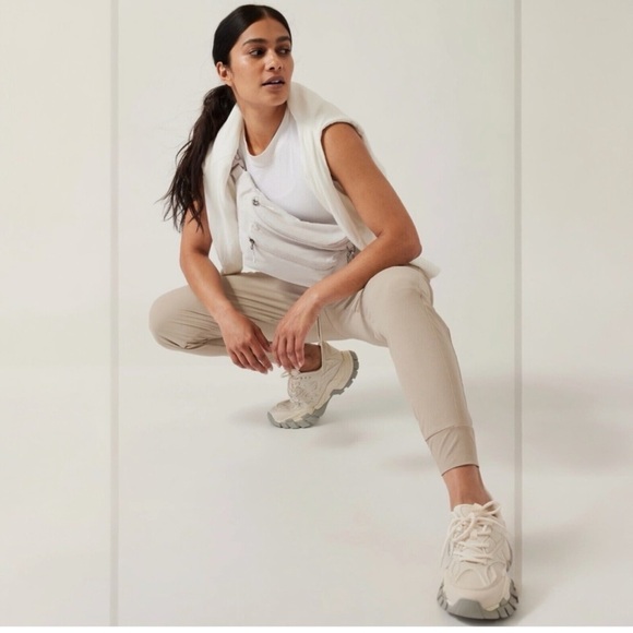 NWT Athleta Trekkie North Jogger || Ecru - Picture 6 of 10